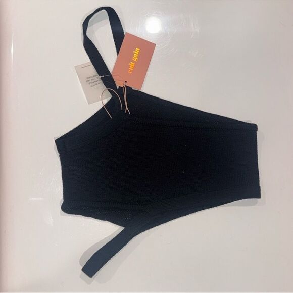 NWT Cult Gaia SAMIRA KNIT SKIRT & SANURA
KNIT TOP SET - BLACK Large Revolve - Picture 5 of 8